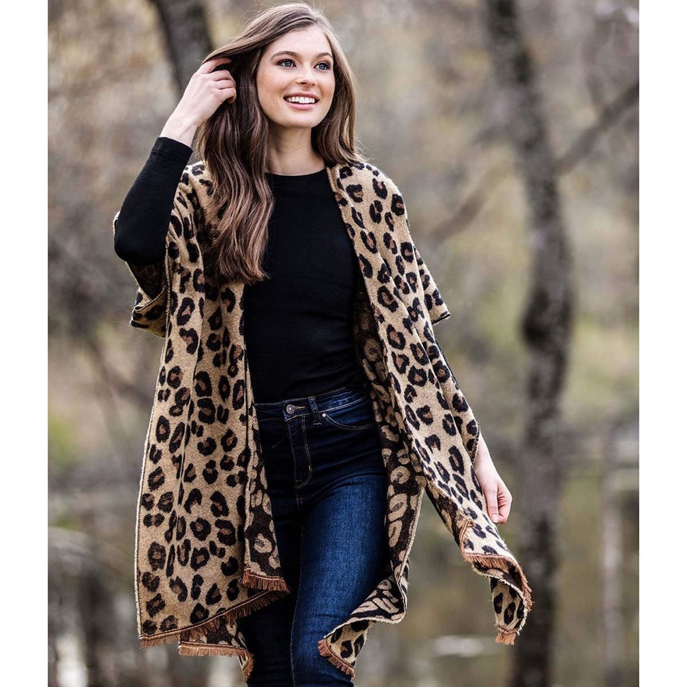 Chic Leopard Print Poncho